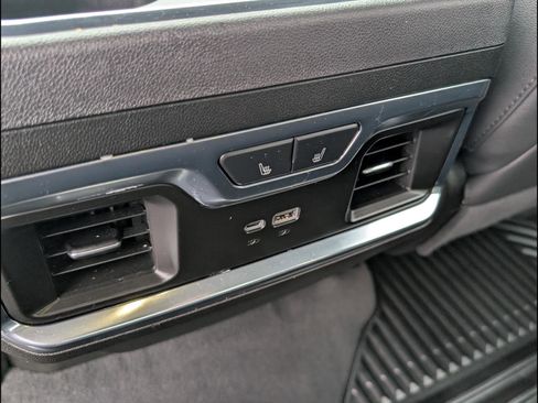 Used 2025 Chevrolet Silverado 2500 LTZ w/ LTZ Premium Package image 16