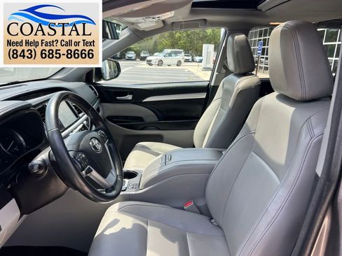 Used 2017 Toyota Highlander XLE FWD image 10