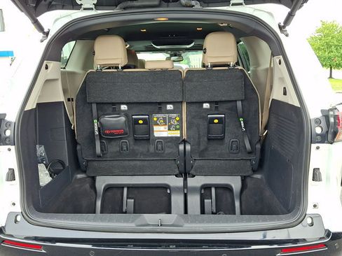 Used 2023 Toyota Sienna Limited AWD/4WD image 38