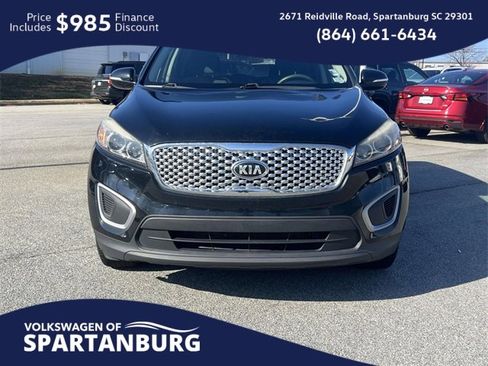 Used 2017 Kia Sorento L image 8