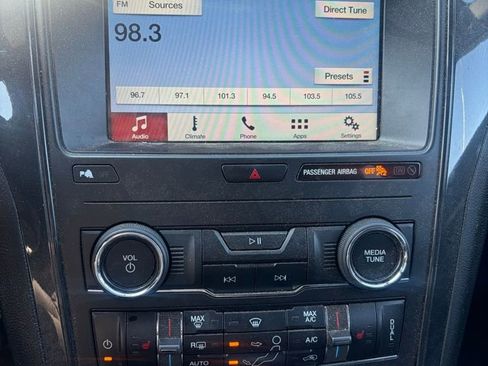 Used 2018 Ford Explorer XLT w/ Equipment Group 202A AWD/4WD image 20