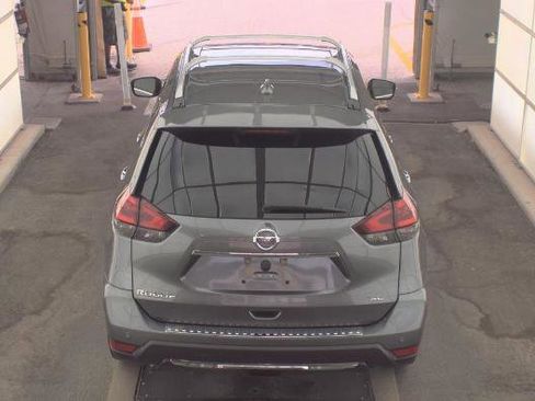 Used 2019 Nissan Rogue SL w/ Premium Package FWD image 5