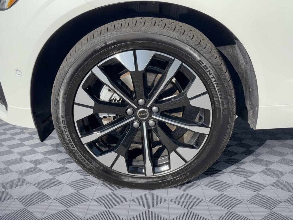 Certified 2026 Volvo XC60 B5 Plus AWD/4WD image 13