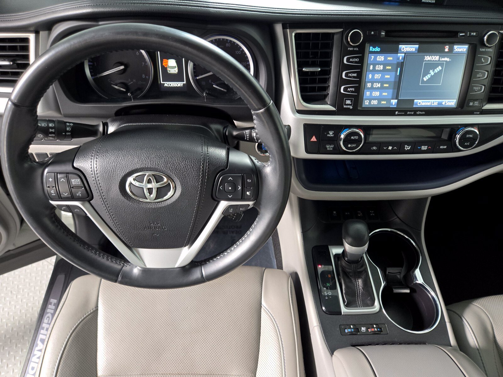 Used 2018 Toyota Highlander Limited AWD/4WD image 15