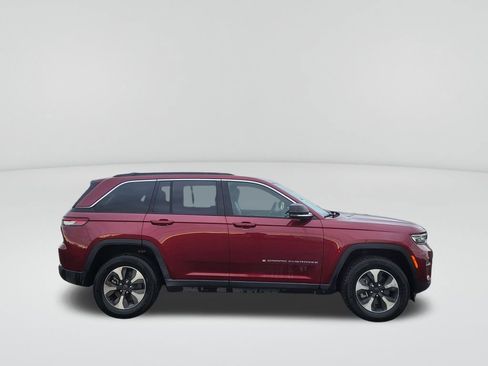 Used 2024 Jeep Grand Cherokee Limited 4xe image 7