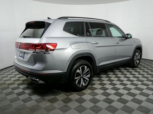 Certified 2025 Volkswagen Atlas SE image 5