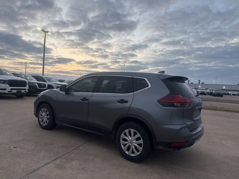 Used 2018 Nissan Rogue S image 14