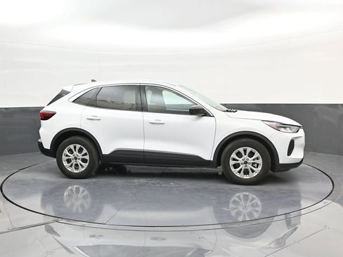 Used 2023 Ford Escape Active FWD image 9