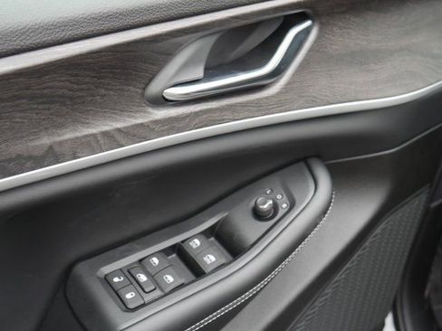 New 2026 Jeep Grand Cherokee Altitude image 12