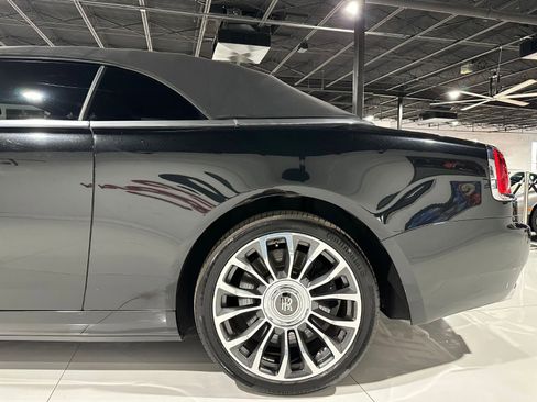 Used 2019 Rolls-Royce Dawn image 59