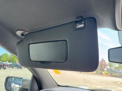 Used 2024 Chevrolet Colorado LT image 25