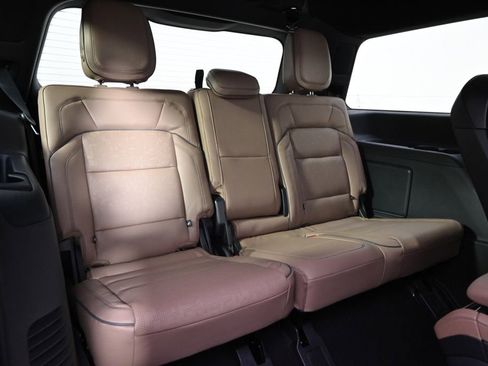 New 2026 Lincoln Navigator Black Label AWD/4WD image 19