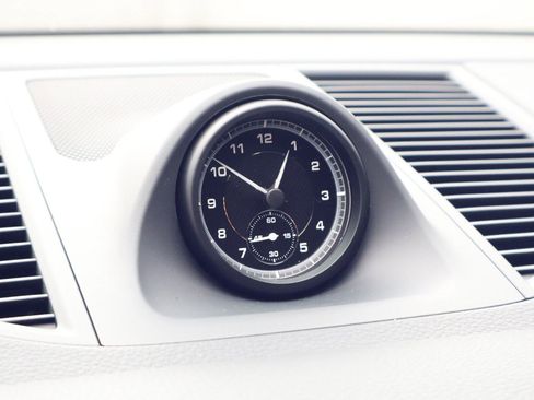 New 2026 Porsche Macan image 29