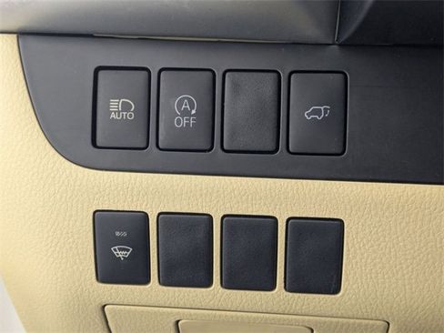 Used 2019 Toyota Highlander XLE image 14