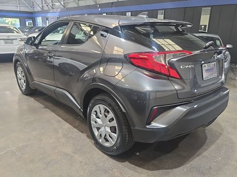 Used 2019 Toyota C-HR LE FWD image 7