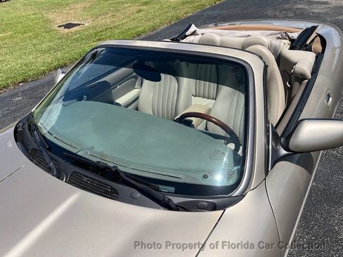 Used 1999 Jaguar XK8 Convertible image 21