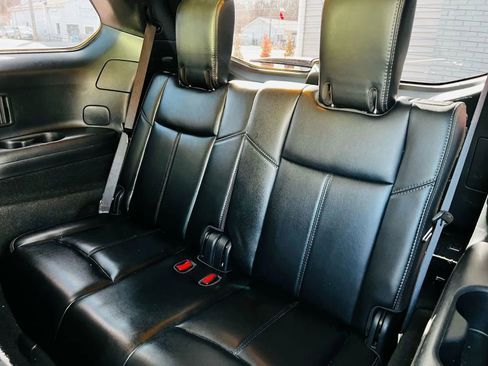 Used 2020 Nissan Pathfinder SL image 29