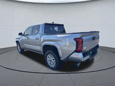 Used 2025 Toyota Tacoma SR5 image 6