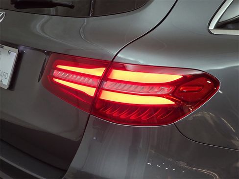 Used 2019 Mercedes-Benz GLC 300 image 36