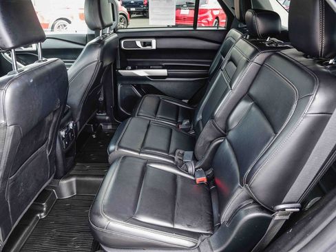 Used 2021 Ford Explorer XLT w/ Equipment Group 202A image 17