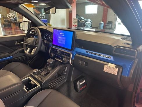 Certified 2024 Toyota Tacoma TRD Off-Road AWD/4WD image 17
