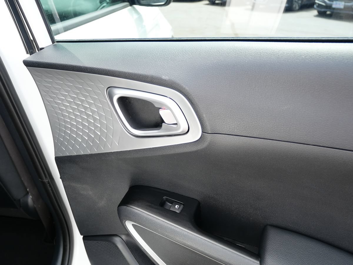 Used 2020 Kia Soul X-Line FWD image 33