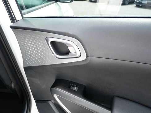 Used 2020 Kia Soul X-Line FWD image 33