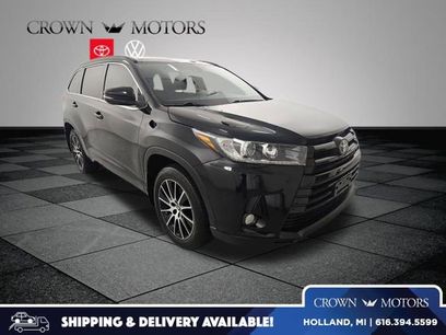 Used 2017 Toyota Highlander SE