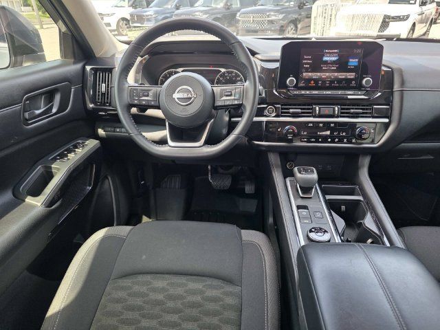 Used 2023 Nissan Pathfinder SV AWD/4WD image 6