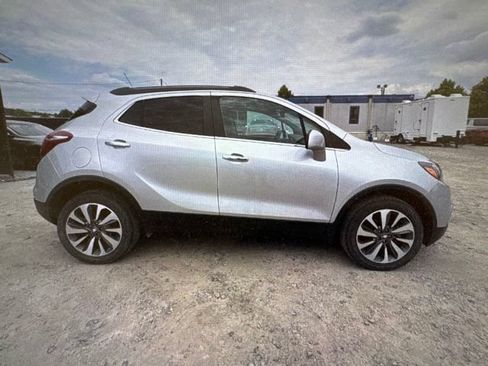Used 2021 Buick Encore Preferred w/ Safety Package II AWD/4WD image 8