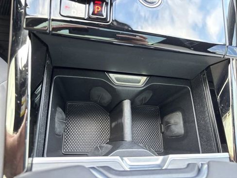 Used 2025 Land Rover Range Rover Sport Dynamic SE image 36