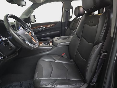 Used 2016 Cadillac Escalade Luxury AWD/4WD image 18