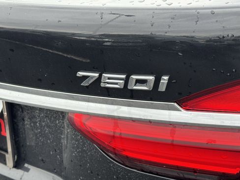 Used 2018 BMW 750i xDrive image 48