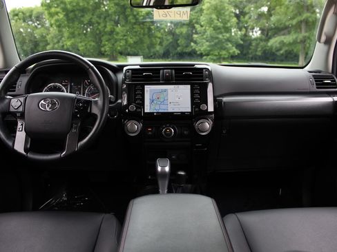 Used 2024 Toyota 4Runner TRD Off-Road Premium w/ Moonroof Package AWD/4WD image 11