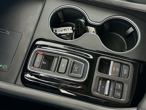 Used 2024 Honda Pilot Touring image 25