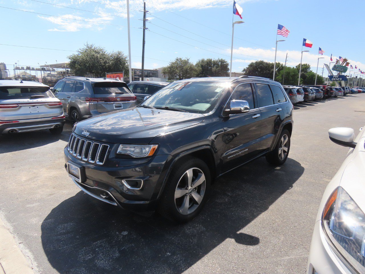 Used 2015 Jeep Grand Cherokee Overland RWD image 2