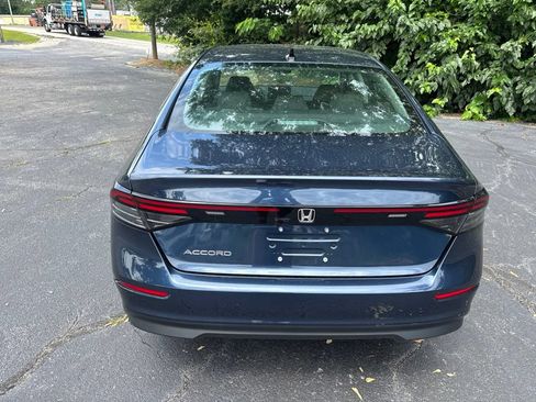 Used 2025 Honda Accord SE image 4