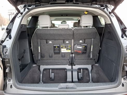 Certified 2025 Toyota Sienna XLE image 29