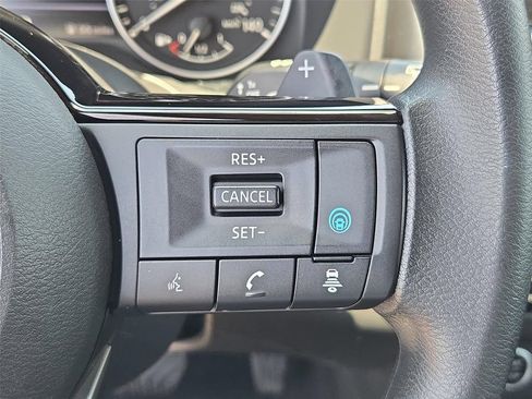 Used 2021 Nissan Rogue SV FWD image 37