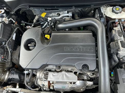 Used 2024 Chevrolet Equinox Premier FWD image 34