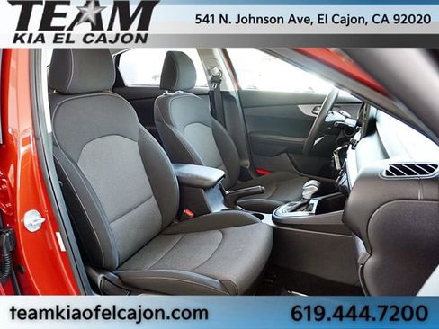 Used 2022 Kia Forte LXS w/ LXS Technology Package FWD image 12
