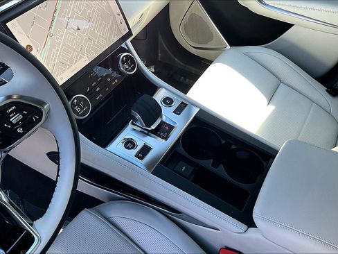 New 2026 Jaguar F-PACE R-Dynamic S image 8