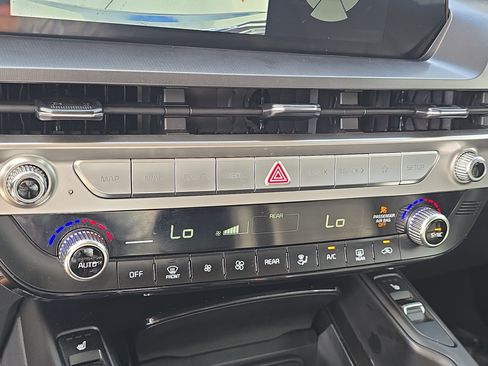 Certified 2024 Kia Telluride S w/ S Sunroof Package FWD image 27