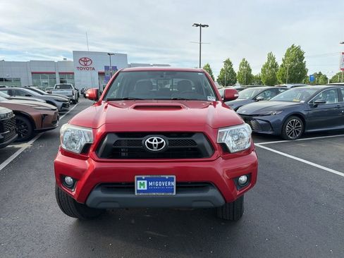 Used 2015 Toyota Tacoma 4x4 Double Cab w/ TRD Sport Package image 2