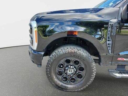 Used 2023 Ford F350 Lariat w/ Black Appearance Package AWD/4WD image 10