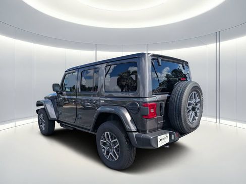 New 2026 Jeep Wrangler Unlimited Sahara AWD/4WD image 6