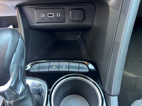 Used 2023 Buick Encore GX Select w/ Sport Touring Package FWD image 17