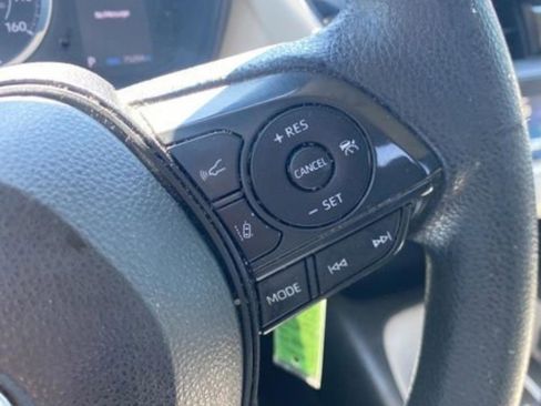 Used 2020 Toyota Corolla LE image 21