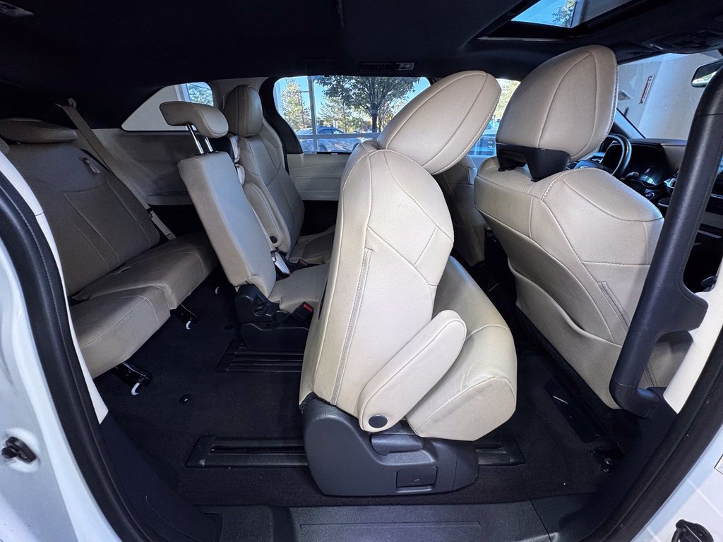 Certified 2024 Toyota Sienna XLE FWD image 49