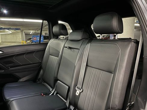 Used 2024 Volkswagen Tiguan SE R-Line image 21